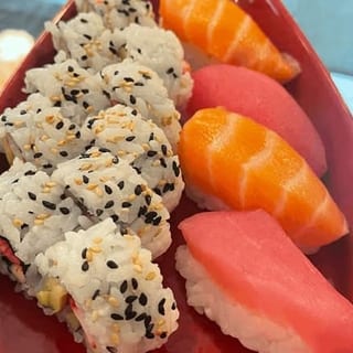 <Nigiri* & California Roll Combo $22