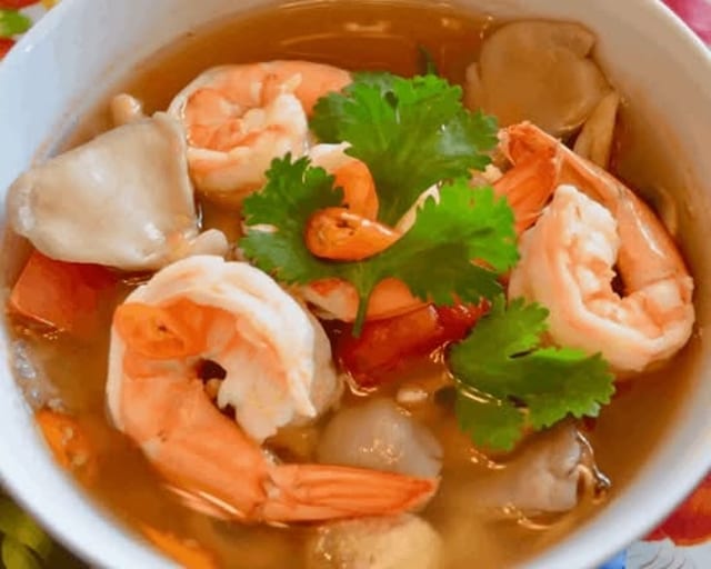 Tom Yum Koong (Shrimp Hot & Sour).